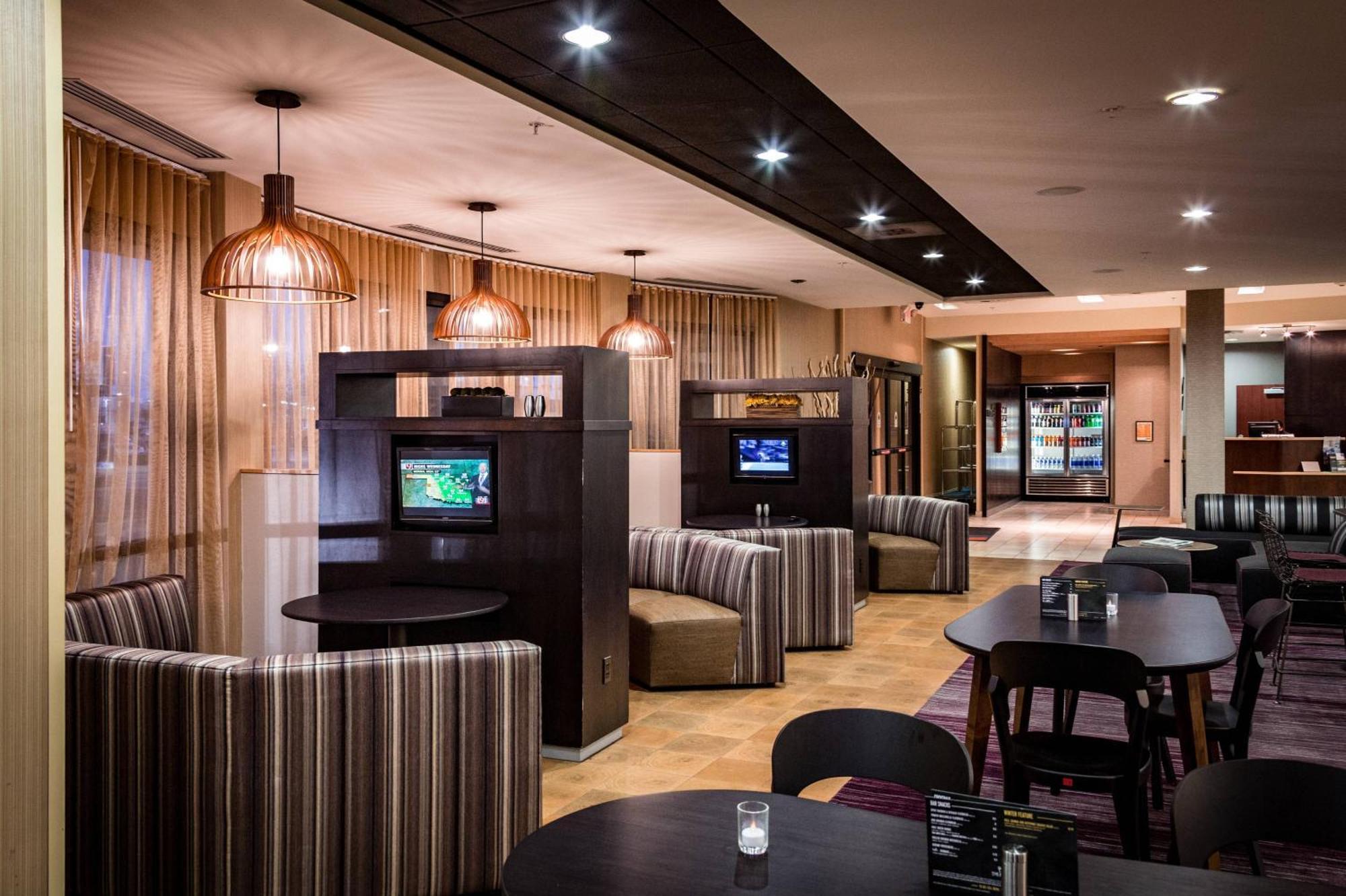Courtyard By Marriott Norman Hotel Exterior foto