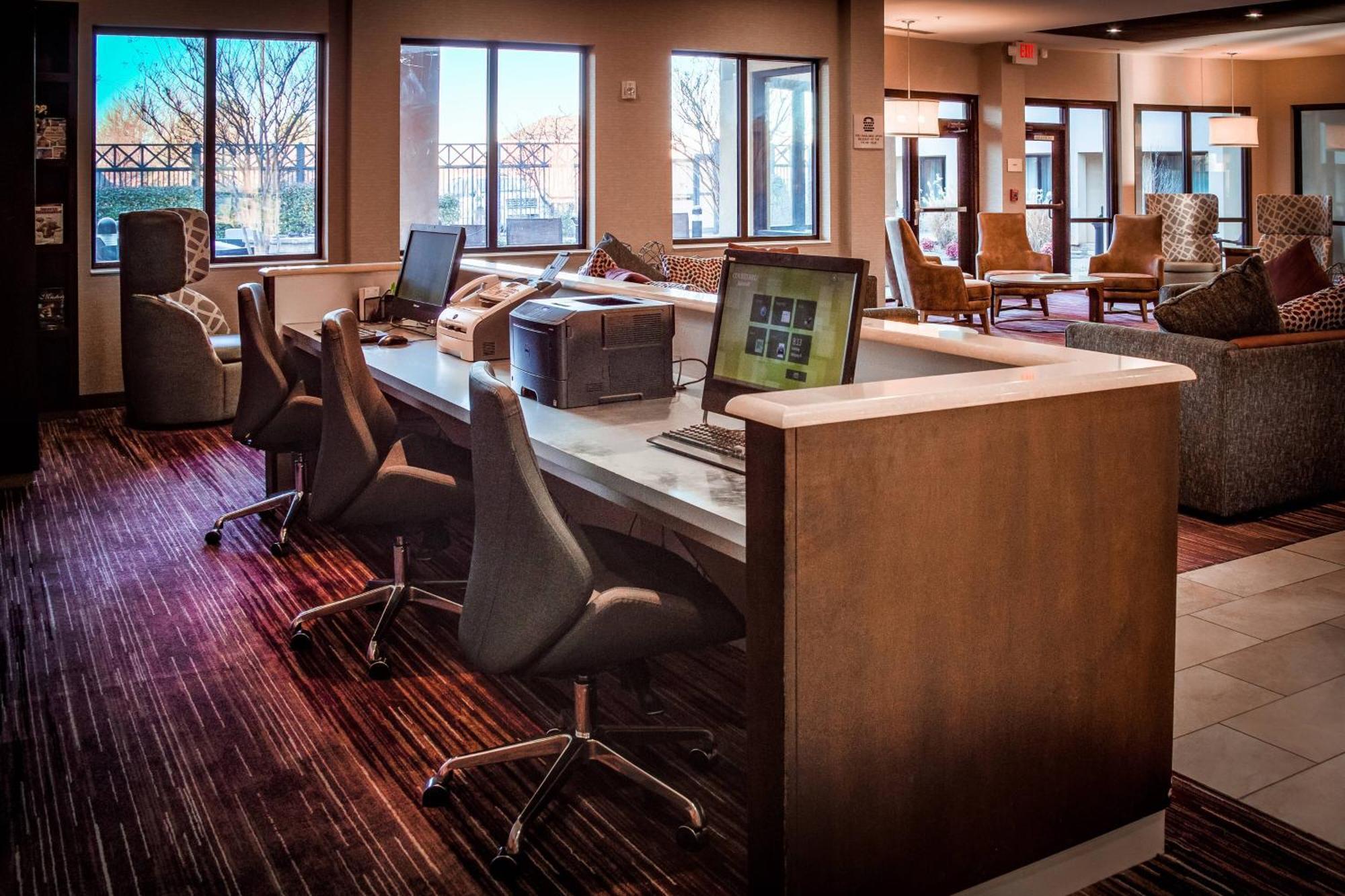 Courtyard By Marriott Norman Hotel Exterior foto