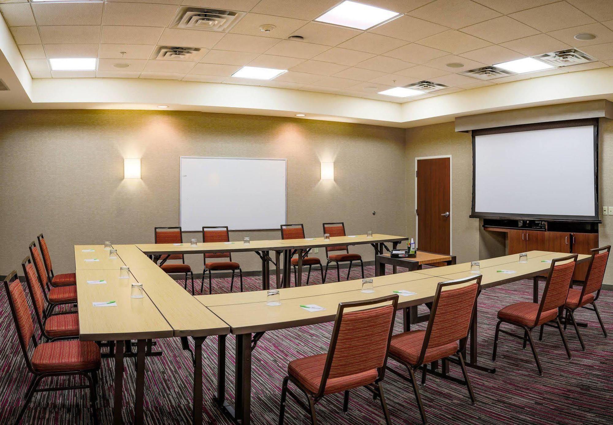 Courtyard By Marriott Norman Hotel Exterior foto