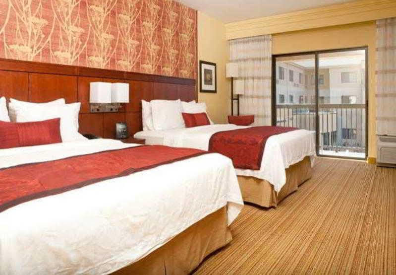 Courtyard By Marriott Norman Hotel Exterior foto