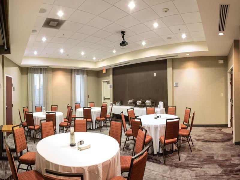 Courtyard By Marriott Norman Hotel Exterior foto