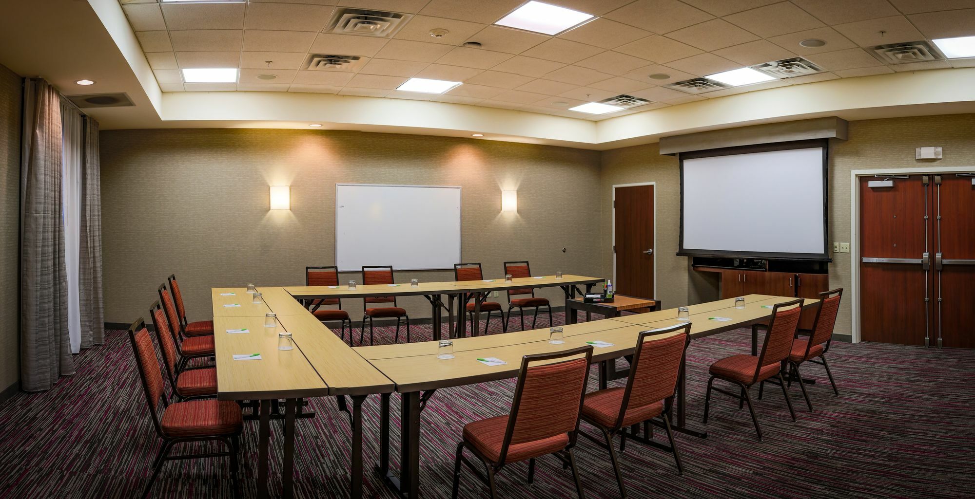 Courtyard By Marriott Norman Hotel Exterior foto